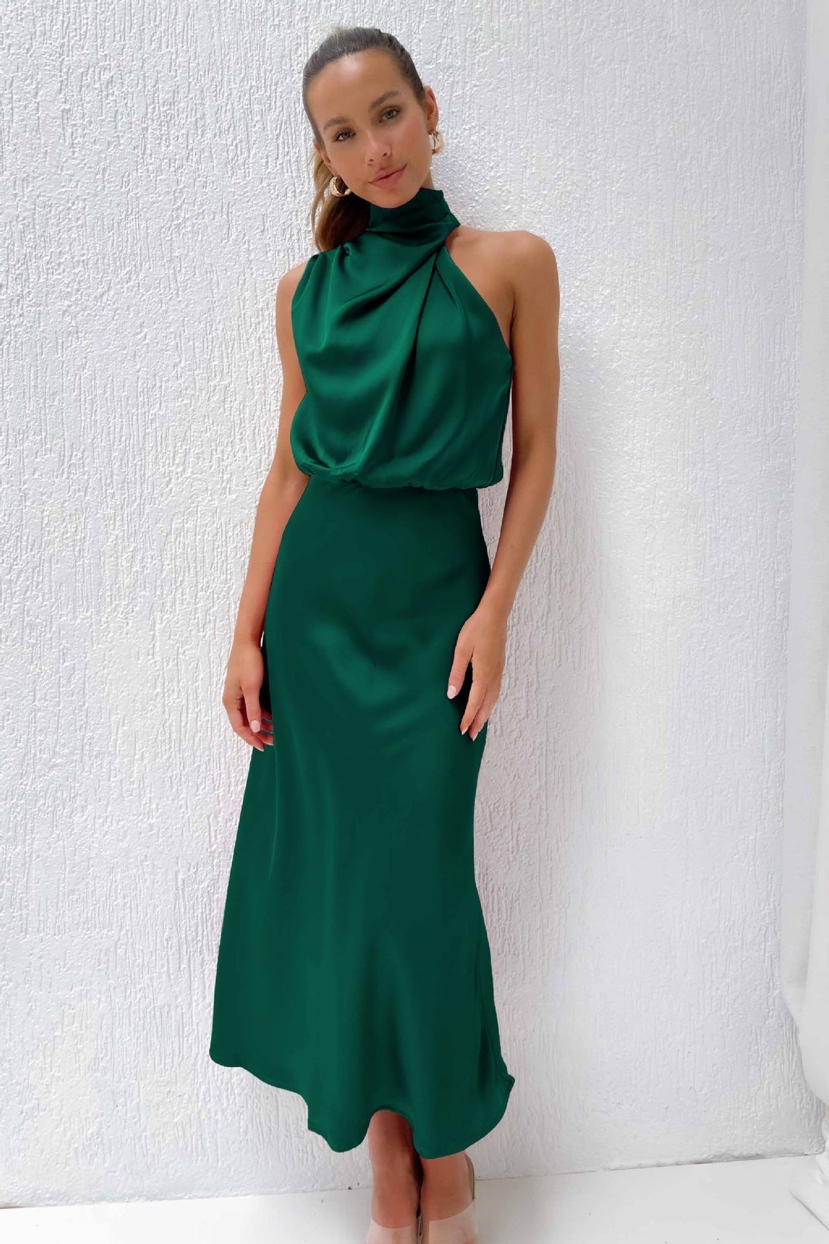 Alessia - Robe dos nu