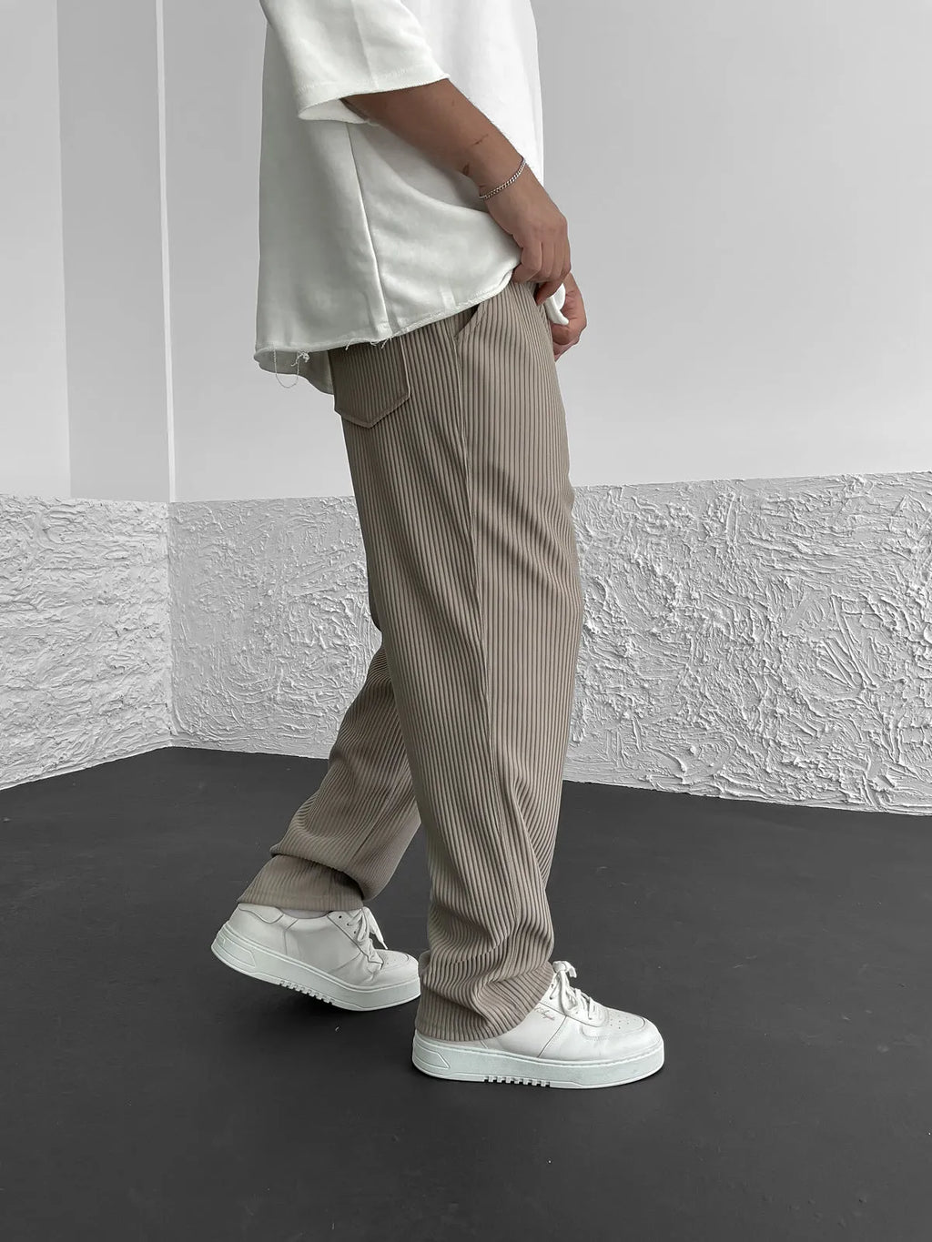 Siyaje | Pantalon côtelé coupe décontractée