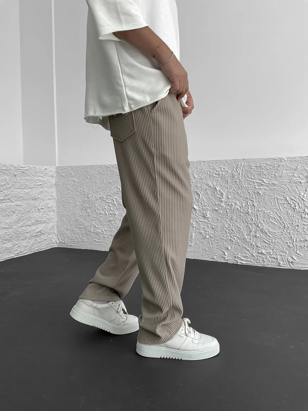 Siyaje | Pantalon côtelé coupe décontractée