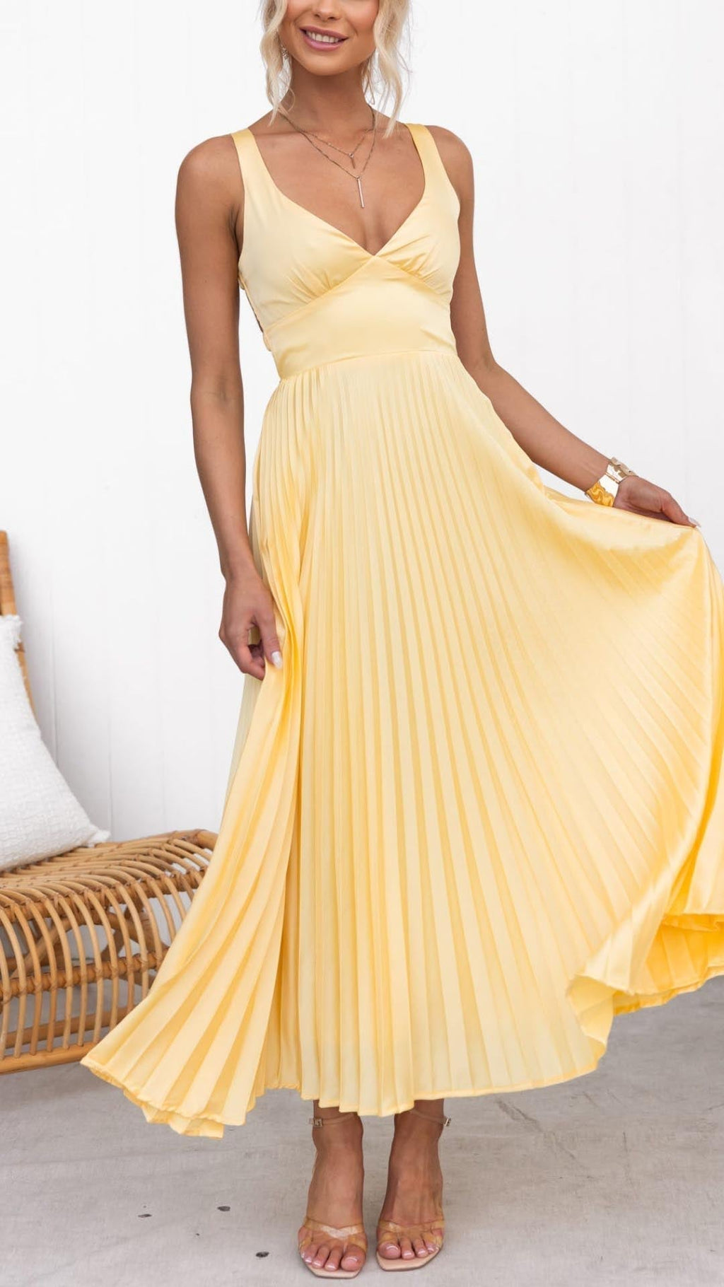 Siyaje | Robe longue plissée jaune à décolleté en V
