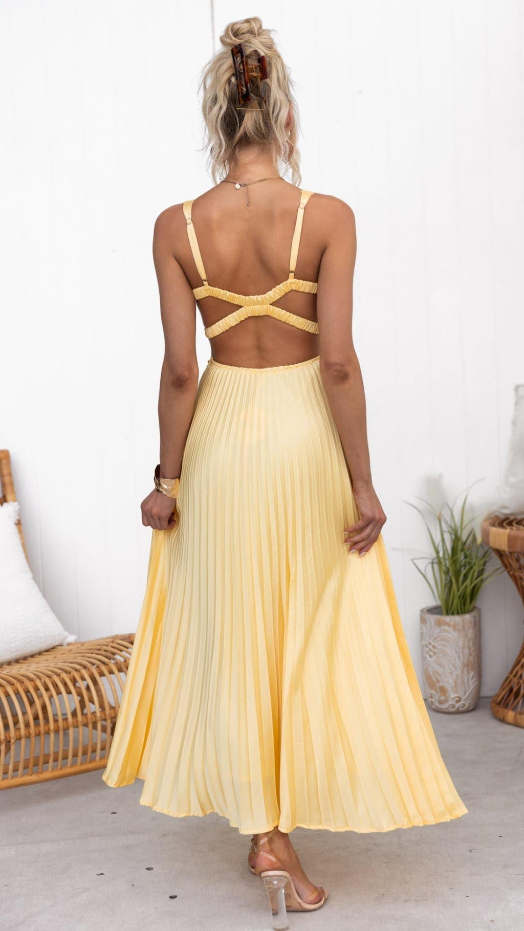 Siyaje | Robe longue plissée jaune à décolleté en V
