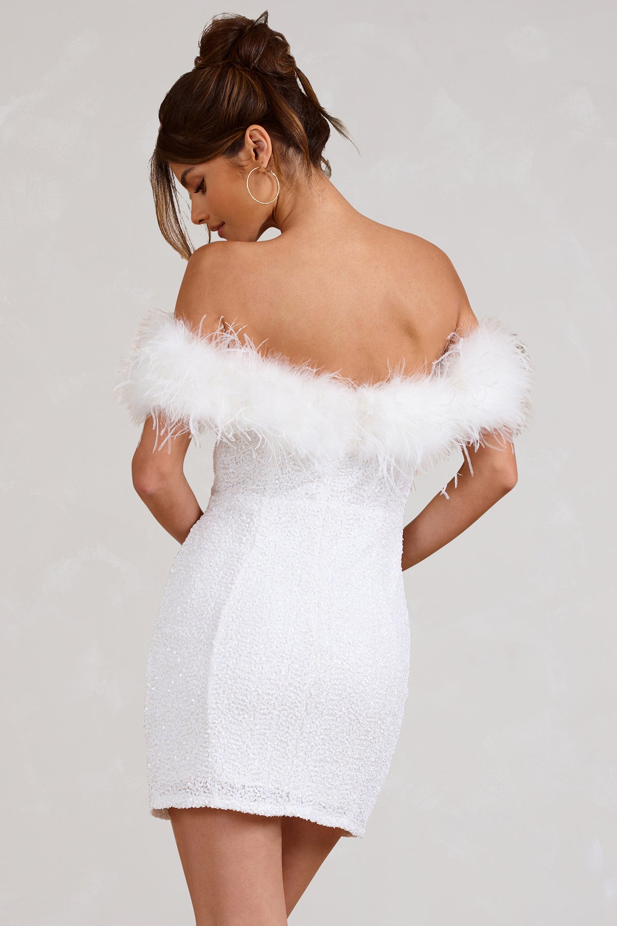 Siyaje | Robe à pailettes avec plumes