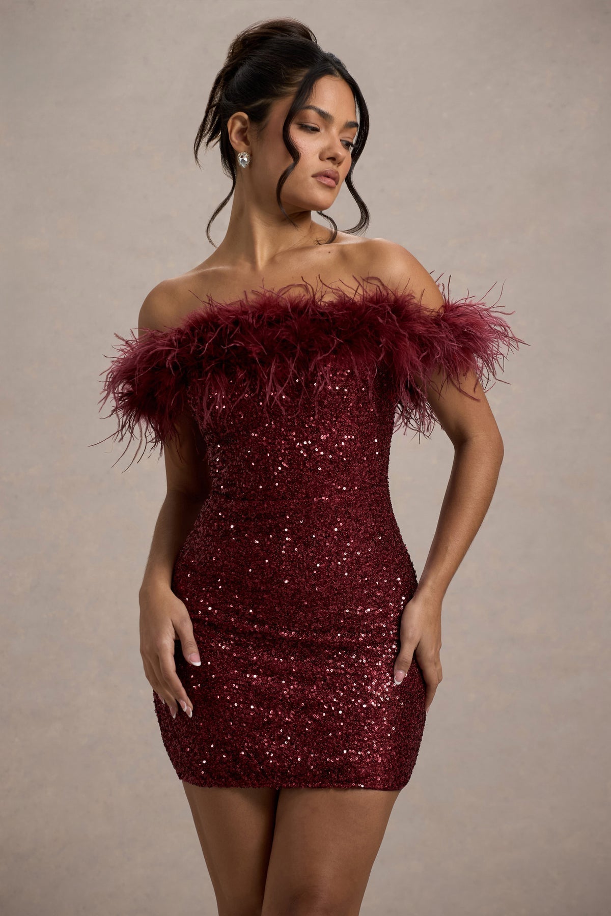 Siyaje | Robe à pailettes avec plumes